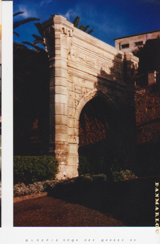ORAN PORTE DU CARAVANSERAIL ALAIN SAILLARD 1963 001.jpg